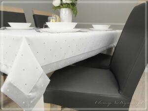 Obrus plamoodporny DE LUX KROPKI SREBRNE Z MANKIETEM