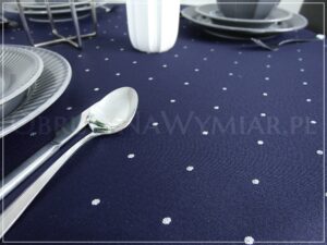 Obrus plamoodporny DE LUX KROPKI SREBRNE NA GRANACIE - obrazek 9