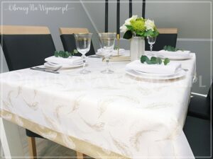 Obrus plamoodporny DE LUX - ZŁOTE PIÓRKA Z MANKIETEM