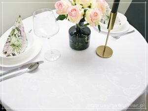 Obrus plamoodporny z gipiurą GUSTO kolor biały