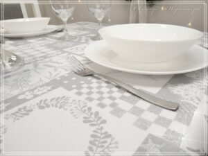 Obrus plamoodporny ŚWIĄTECZNY PATCHWORK