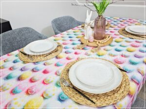 Obrus plamoodporny drukowany PISANKI RÓŻOWO-TURKUSOWE
