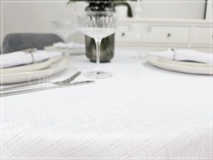 Obrus plamoodporny SPARKLE-M kolor biały